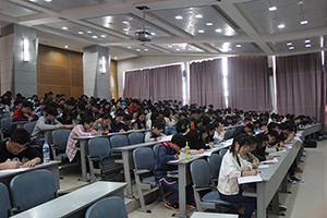 1460618925839980.jpg 鱼虾蟹骰子
举行安全知识考试.jpg